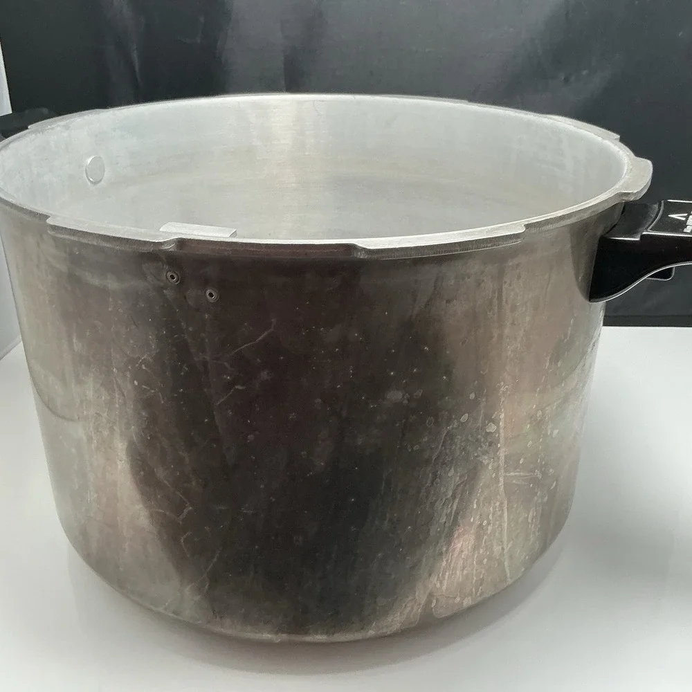 Presto 16 Qt Aluminum Pressure Cooker Canner 0174510 w Regulator and Trivet 409A